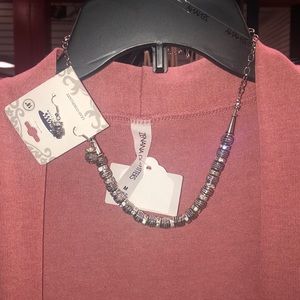 Women’s necklace set